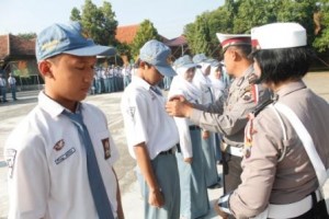 pencanangan pin pelopor keselamatan